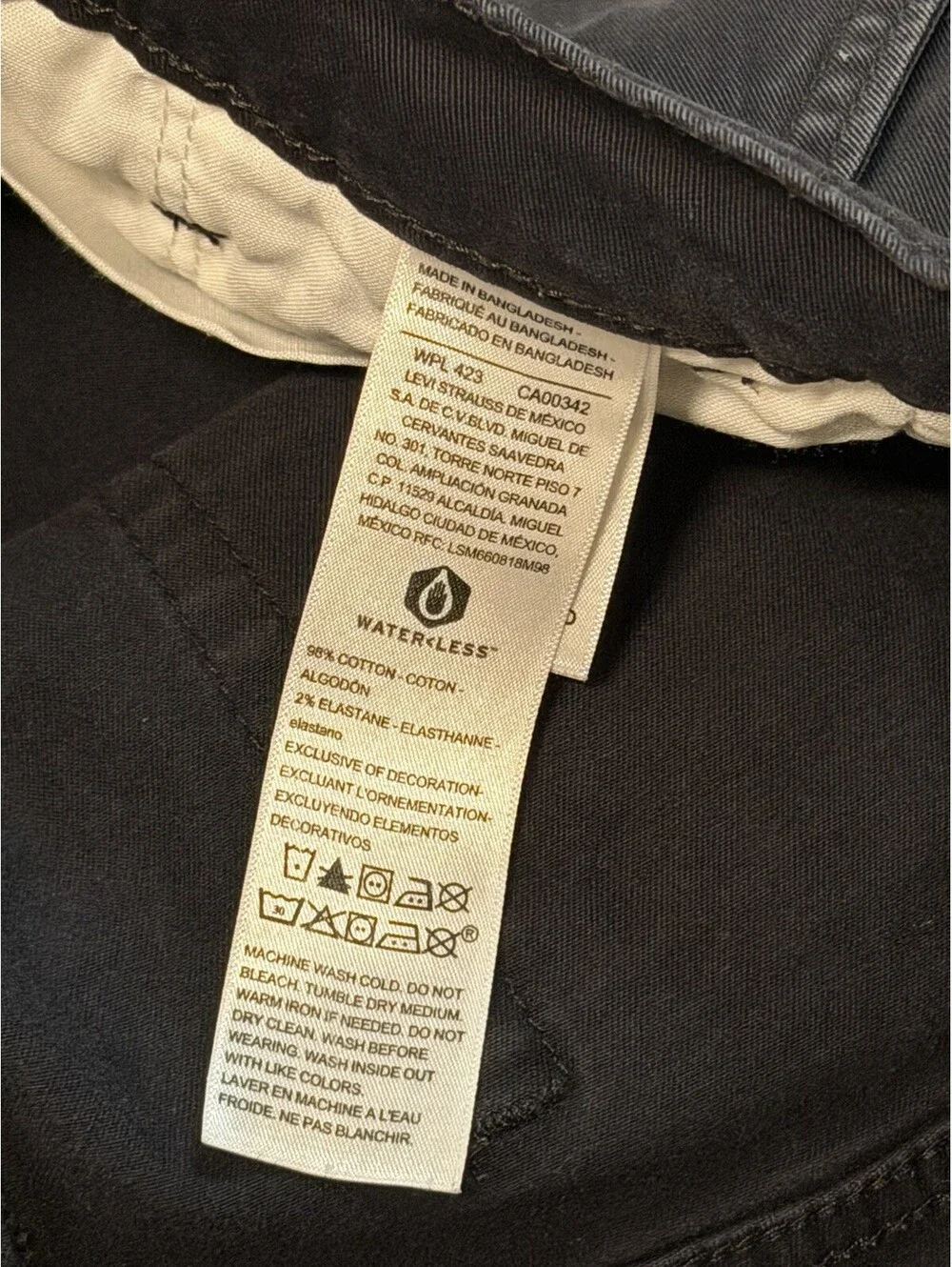 Signature Levi Strauss Athletic Jeans Mens 38x30 Black Stretch Denim Ripped Work